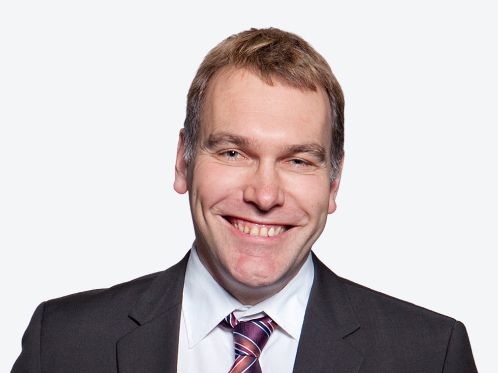 Porträtfoto Eines Diplom Kaufmanns (FH)