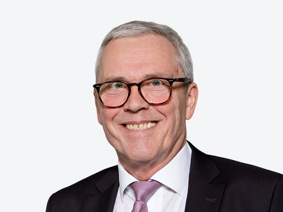 Porträtfoto Von Edgar Fiedler, Prokurist, Steuerberater