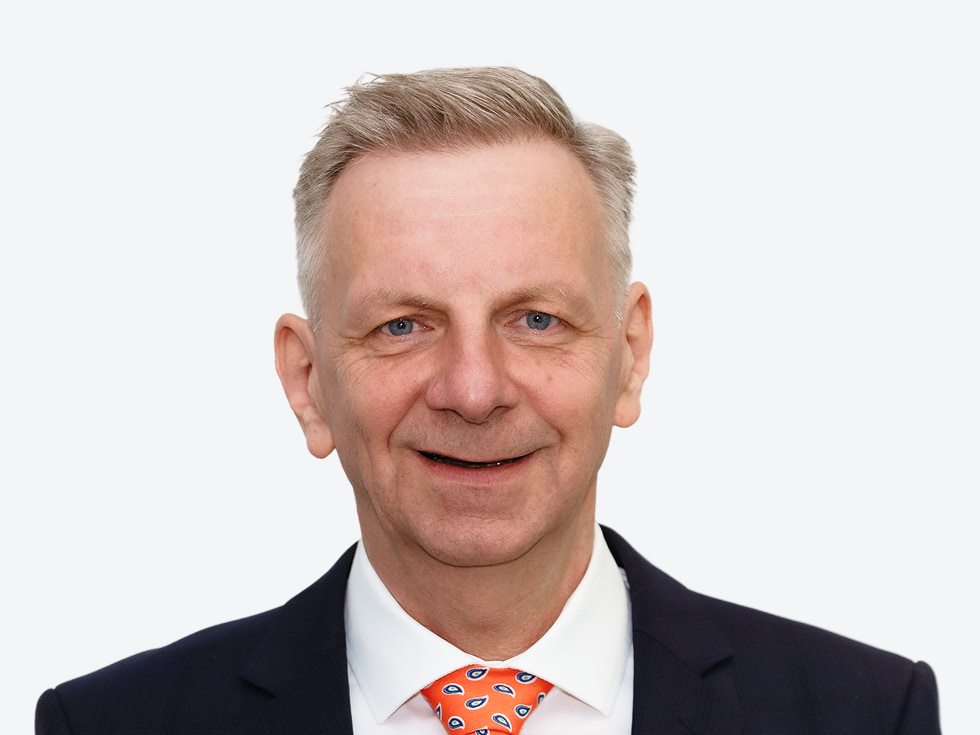 Porträtfoto Von Jens Hagemann, Wirtschaftsprüfer Und Steuerberater